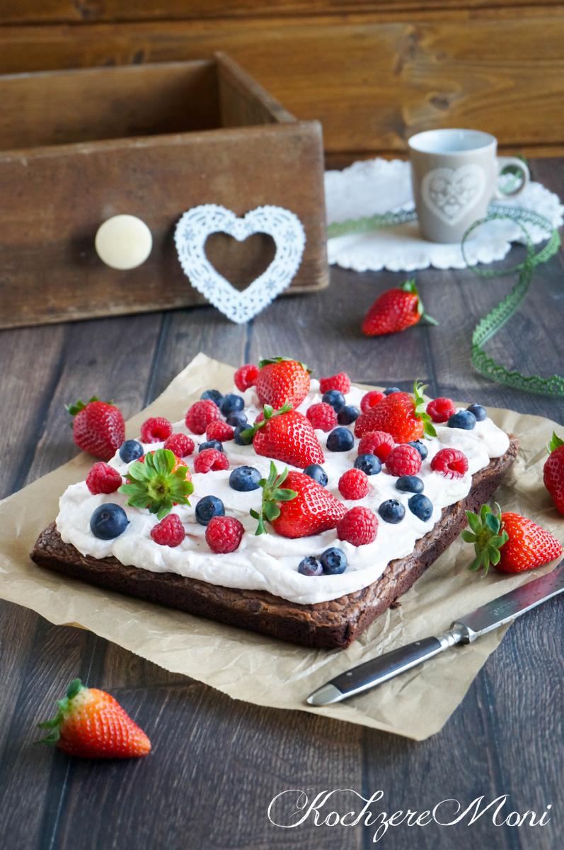 Rezeptbild: Berry milk chocolate brownie