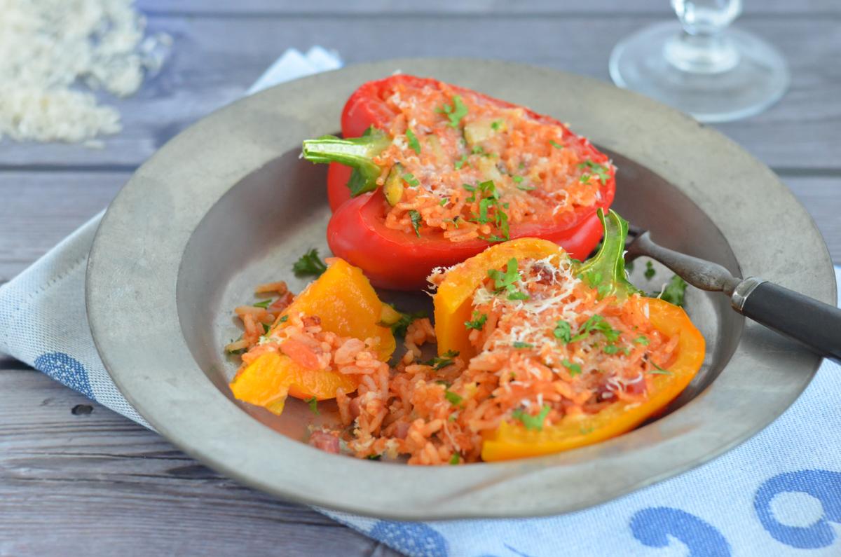 Rezeptbild: Mit Reis gefüllte Paprikaschoten