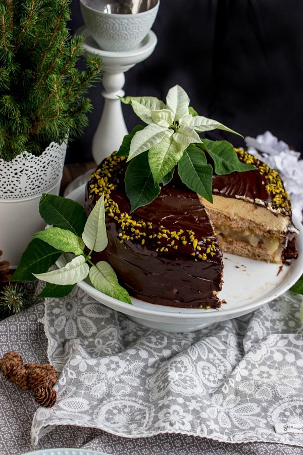 Rezeptbild: Walnuss-Birnen Torte mit Marzipanmousse