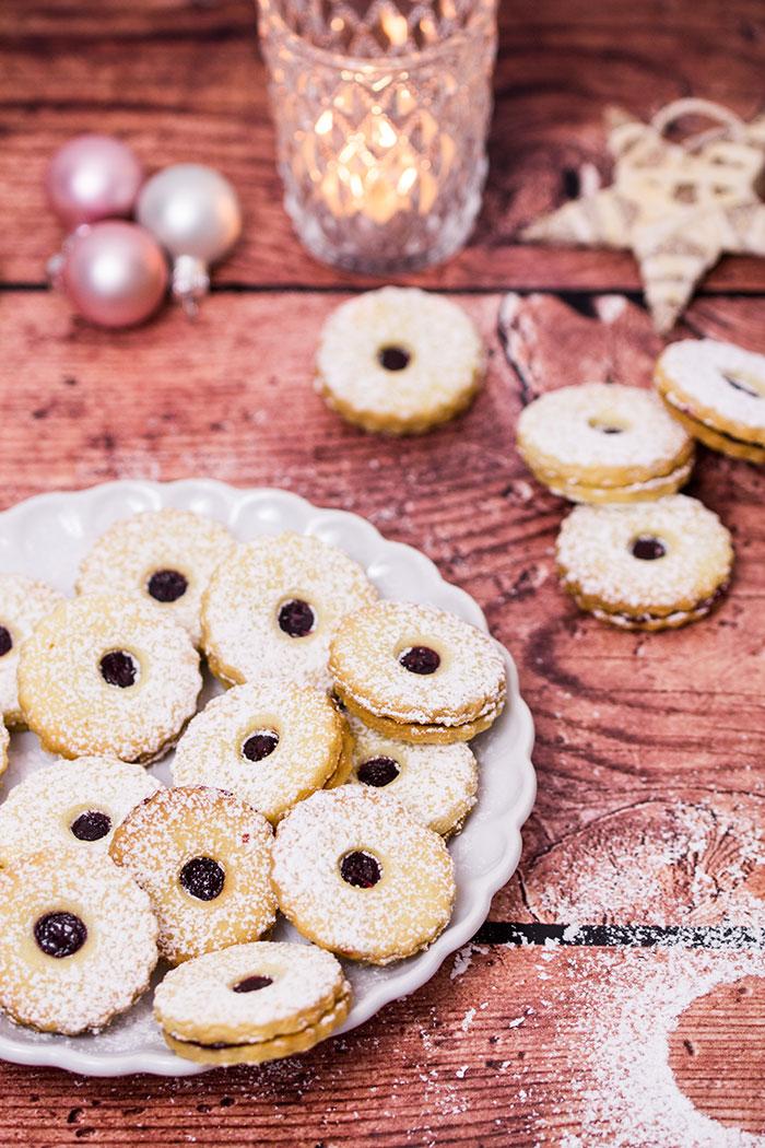 Rezeptbild: Spitzbuben / Hildabrötchen