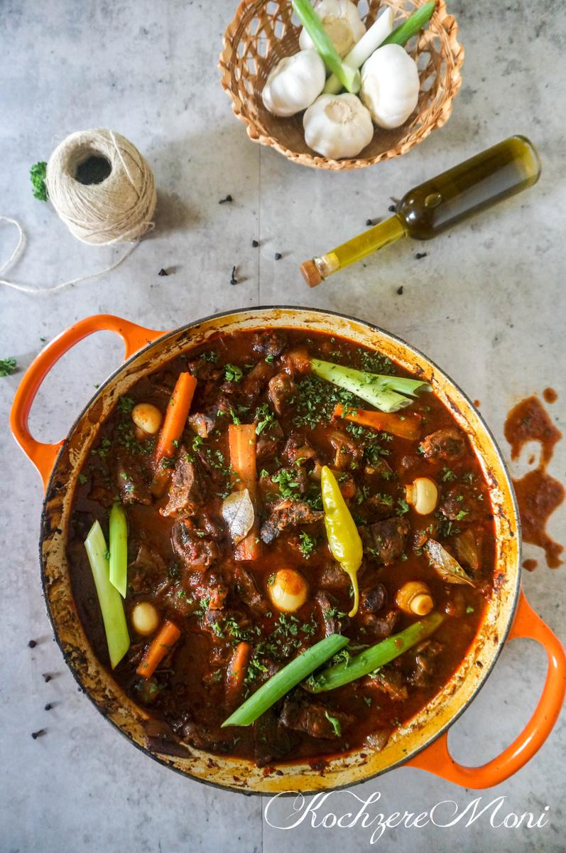 Rezeptbild: Rauchgulasch mit Zimtblüten