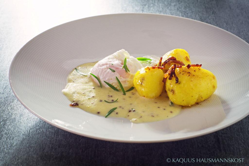 Rezeptbild: Eier in Senfsauce mit Speckkartoffeln