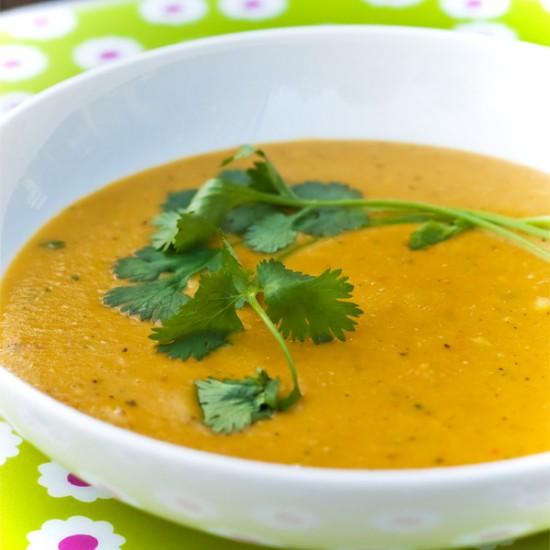 Rezeptbild: Möhren-Kürbis-Suppe mit Linsen