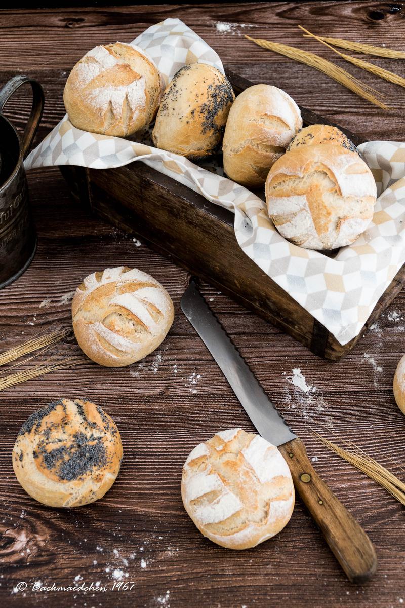 Rezeptbild: Knusprige Sonntagsbrötchen mit Sauerteig