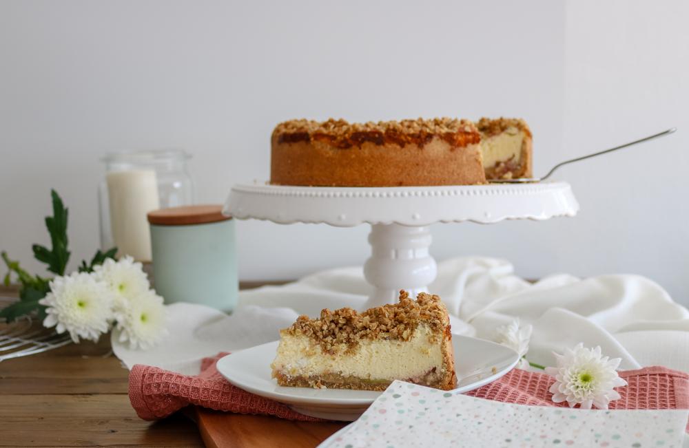 Rezeptbild: Rhabarber-Käse-Streuselkuchen