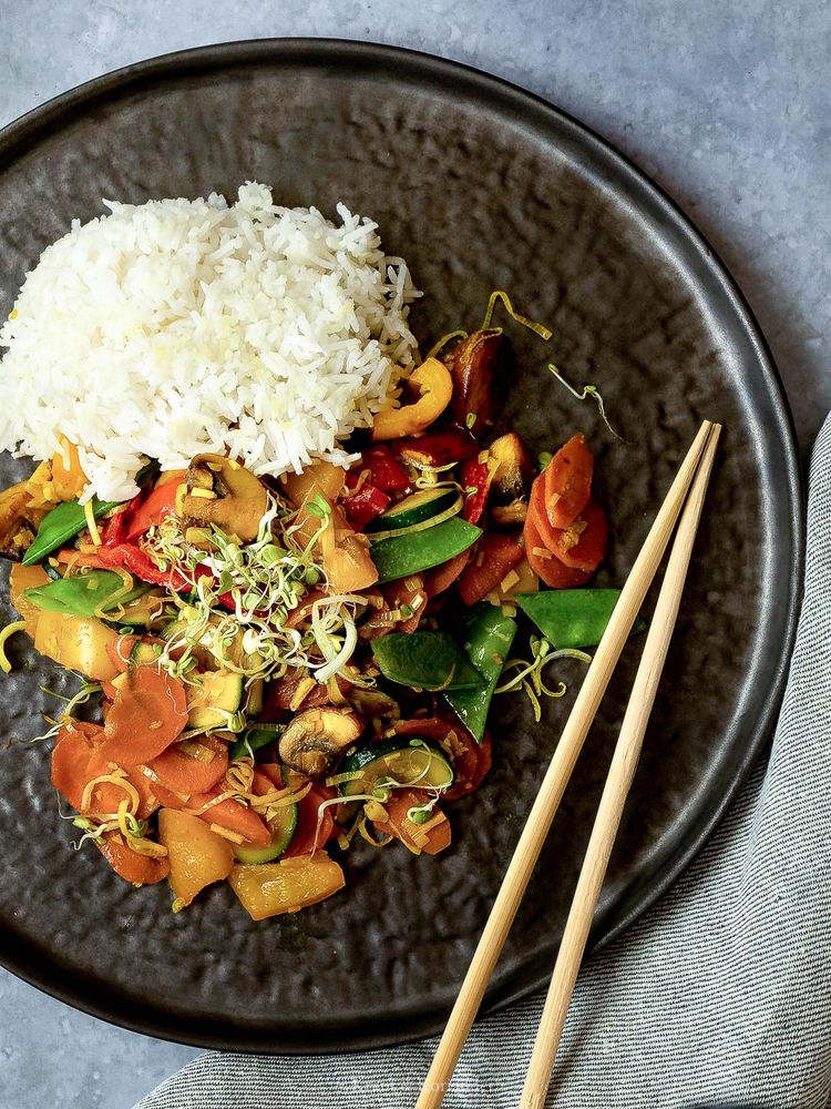 Rezeptbild: Buntes Wokgemüse mit Kurkuma