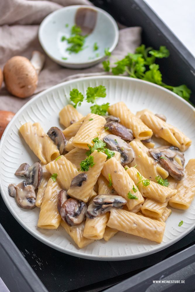 Rezeptbild: One Pot Pasta in Champignon-Rahmsoße