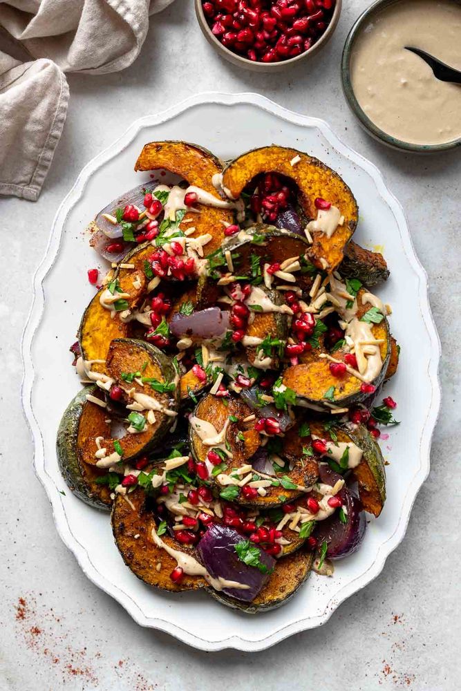 Rezeptbild: Kürbis aus dem Ofen mit Zatar und Tahini