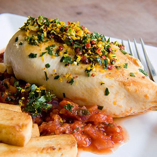 Rezeptbild: Tomatenhühnchen mit Orangengremolata