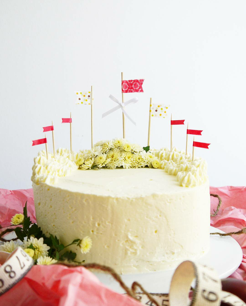 Rezeptbild: Pink Lady: Rote Beete-Buttermilch Torte, mit Joghurtfrosting und homemade Zwetschge-Rotwein-Zimt Konfitüre