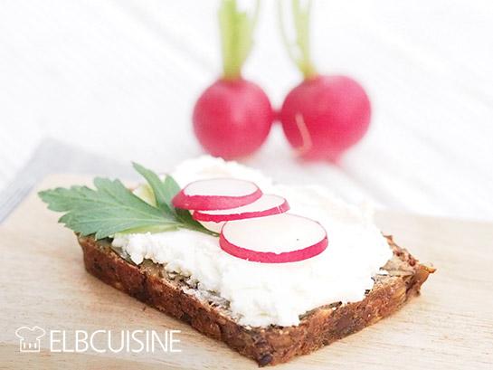 Rezeptbild: Einfach und schnell: Gesundes Brot mit köstlichem Aufstrich