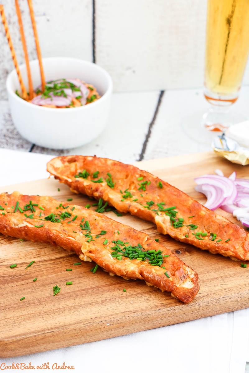 Rezeptbild: Überbackene Laugenstangerl mit Obazdn