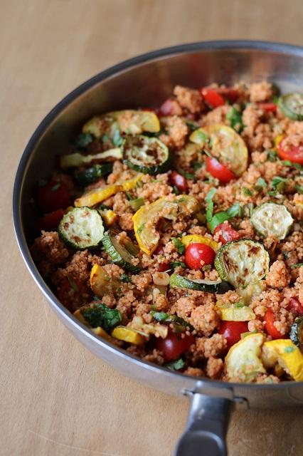 Rezeptbild: Coucoussalat mit gebratener Zucchini und Kirschtomaten 