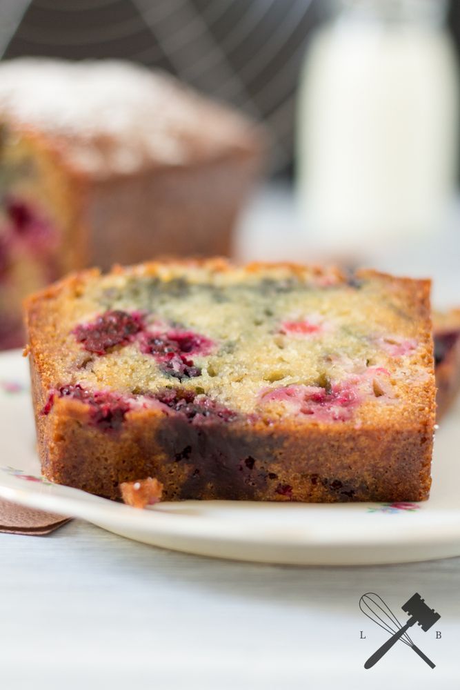 Rezeptbild: Summer-Berry Honey Quickbread