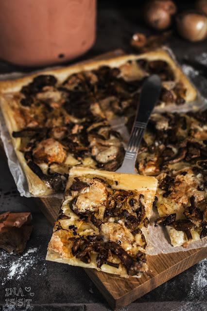 Rezeptbild:  Zwiebel-Pilztarte mit Taleggio