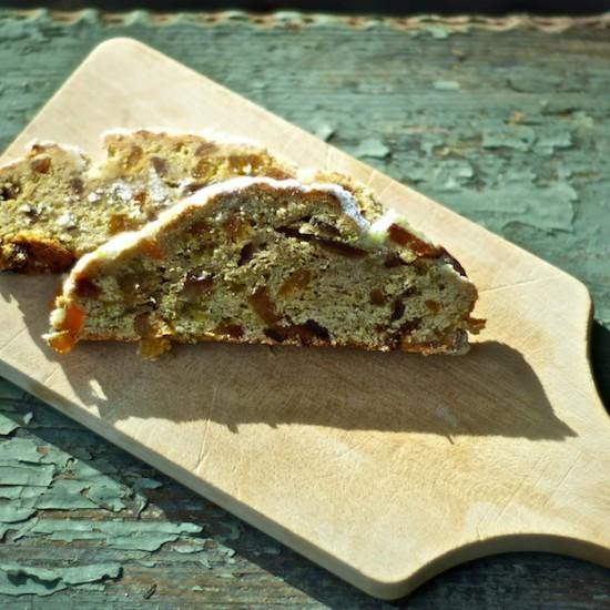 Rezeptbild: Orientalischer Stollen mit Trockenfrüchten