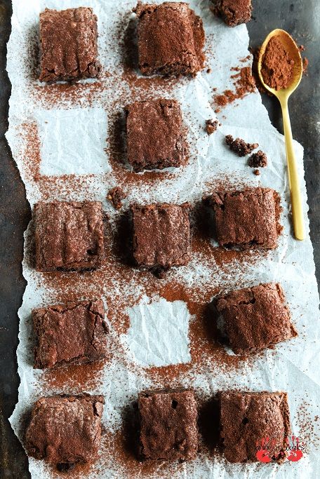 Rezeptbild: Saftige Nuss-Brownie-Würfel
