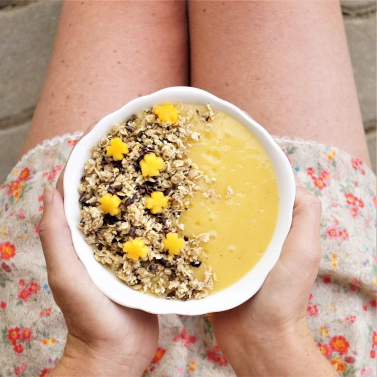 Rezeptbild: Tropische Smoothiebowl mit Nicecream 