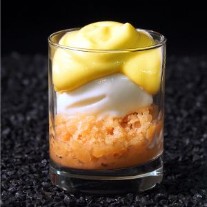 Rezeptbild: Guavengranité, Kokoseis, Mangoschaum