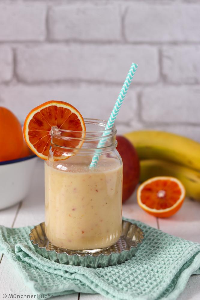 Rezeptbild: Orangen-Bananen-Apfel-Smoothie