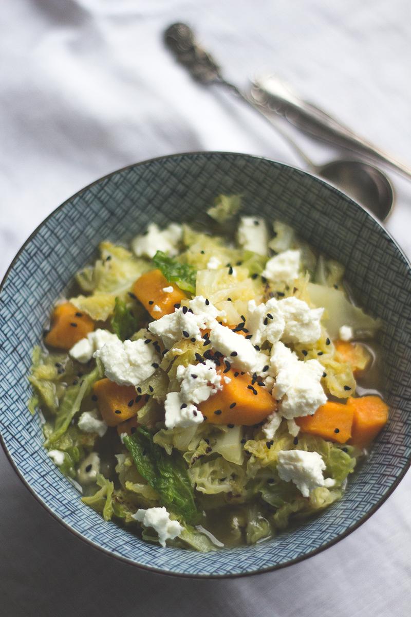Rezeptbild: Wirsing-Süßkartoffel-Topf mit Feta & Schwarzkümmel