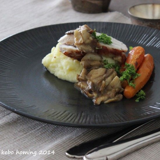 Rezeptbild: Sunday Lunch: Truthahnbrust mit Steinpilzsauce...