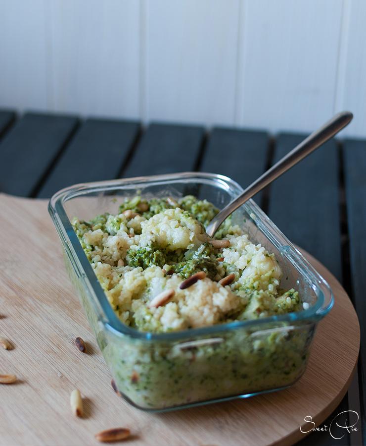 Rezeptbild: Bulgur Blumenkohl mit Avocado Pesto