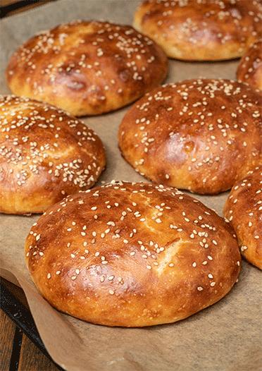 Rezeptbild: Brioche Burger Buns (No-Knead mit Übernachtgare)