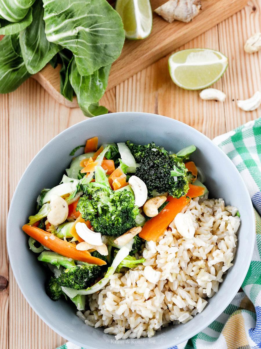 Rezeptbild: Grünes Curry mit Brokkoli und Pak Choi
