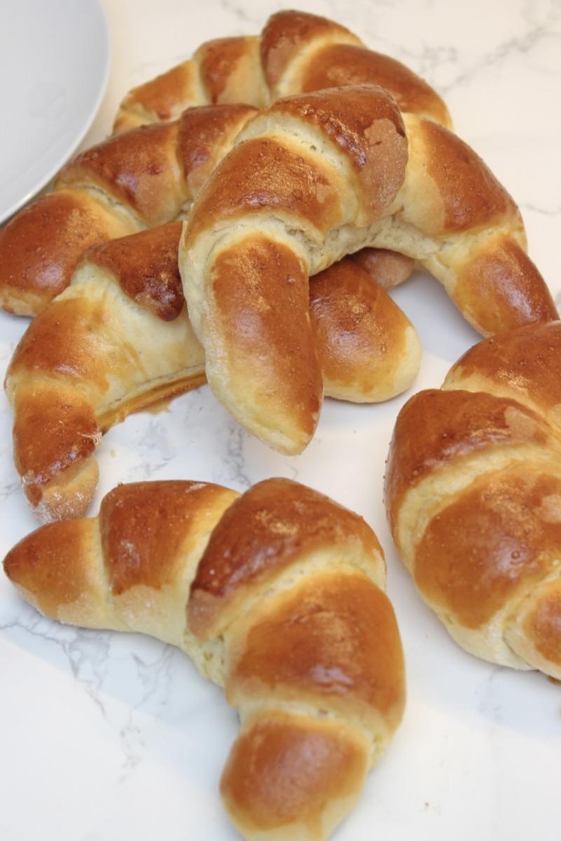 Rezeptbild: Super leichte und fluffige Buttermilchhörnchen Rezept ja