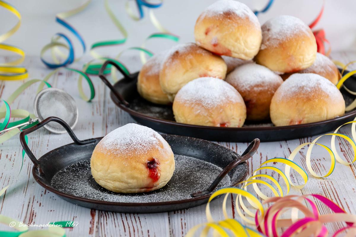 Rezeptbild: Ofen Berliner mit wenig Hefe