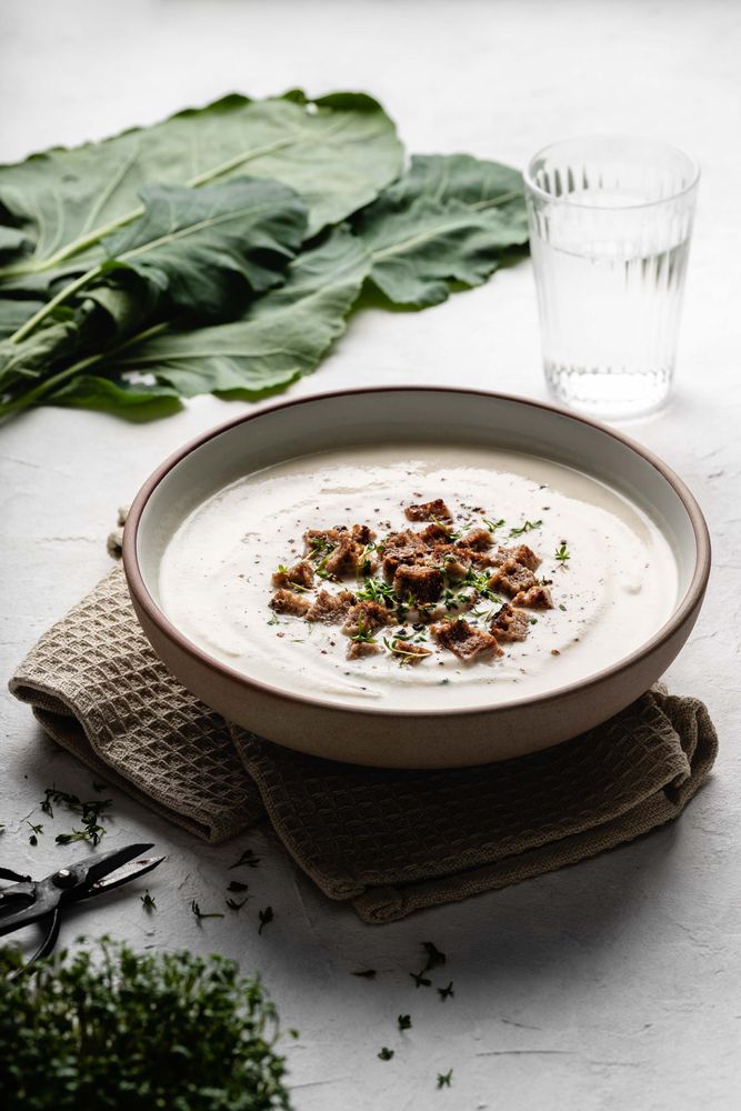 Rezeptbild: Schnelle Kohlrabisuppe mit Croûtons