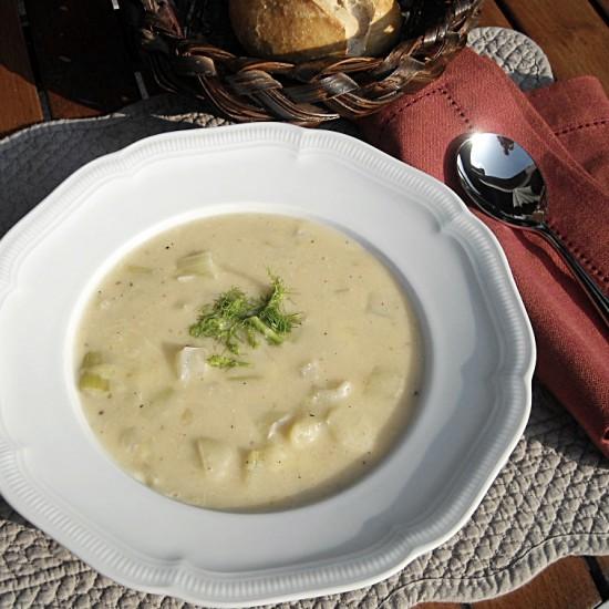 Rezeptbild: Fenchelsuppe mit Käse
