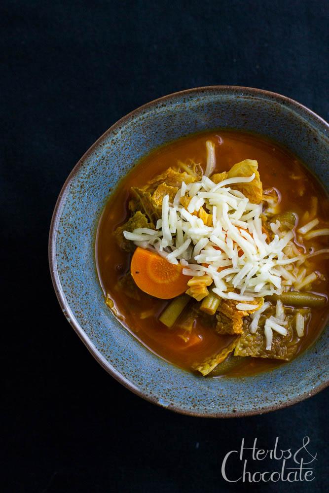 Rezeptbild: Wirsing-Tomatensuppe aka Pizzasuppe
