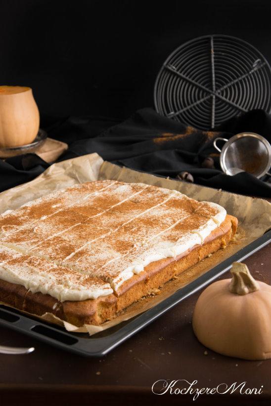 Rezeptbild: Butternusskürbis Joghurt Blechkuchen