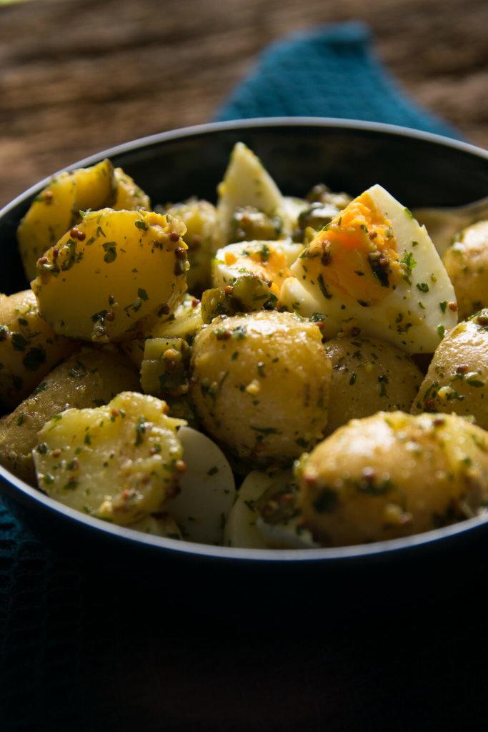 Rezeptbild: Leichter Kartoffelsalat mit Eiern und Senfdressing