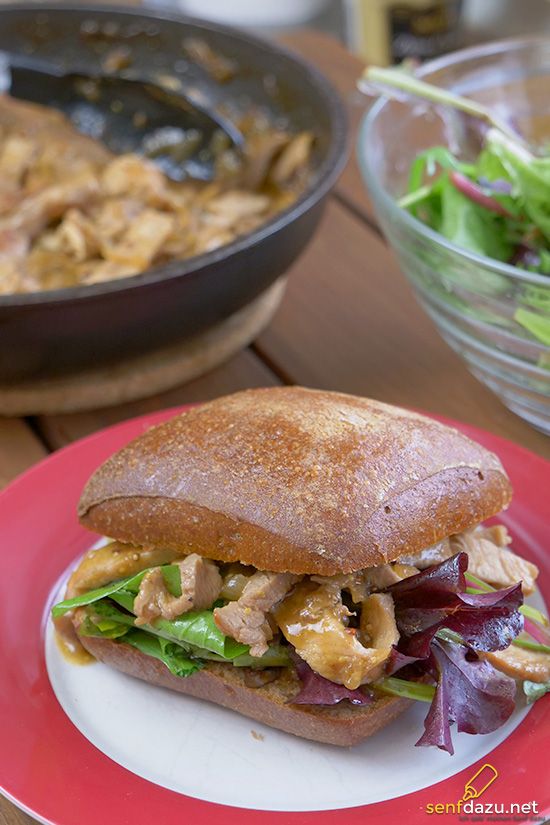Rezeptbild: Steakbrötchen mit Bratensoße