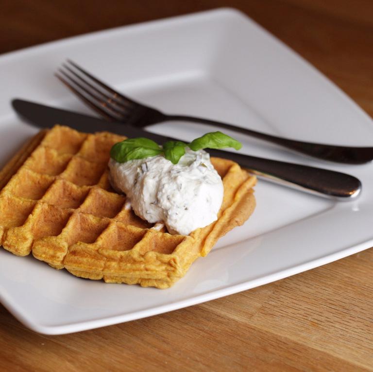 Rezeptbild: Waffeln mit Möhren und Dinkelmehl