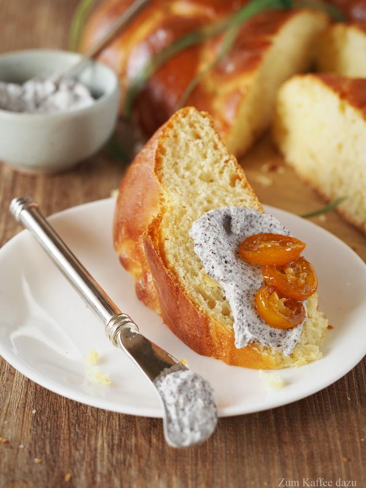 Rezeptbild: Hefekranz mit Mohn-Creme und Kumquat-Marmelade