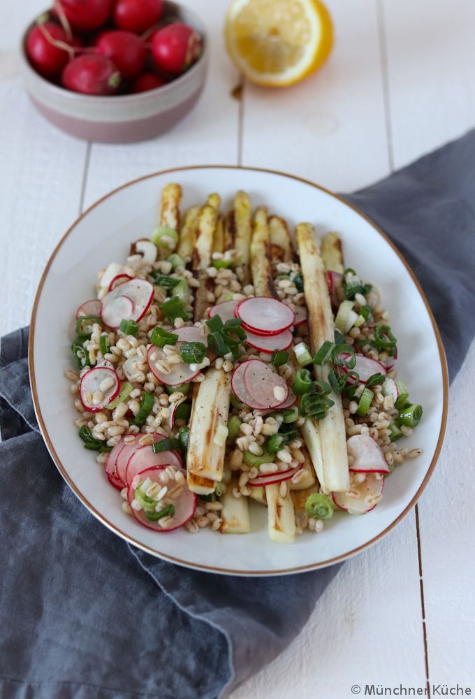 Rezeptbild: Lauwarmer Spargelsalat mit Radieschen und Graupen
