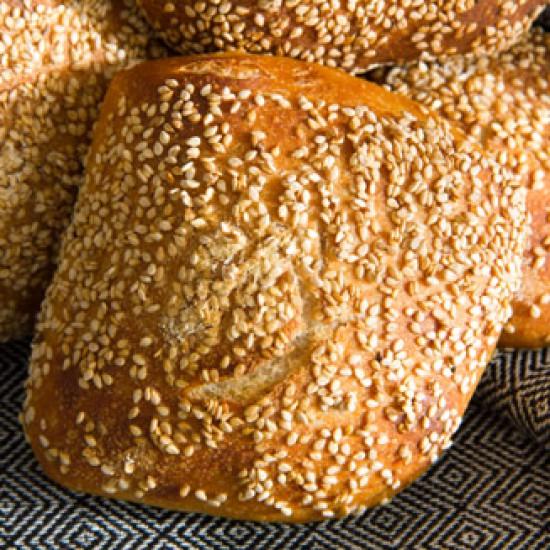 Rezeptbild: Jogurt-Sesam-Brötchen