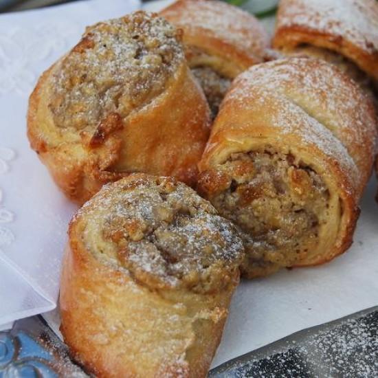 Rezeptbild: Gefülltes Hefegebäck mit Holunderblütengelee