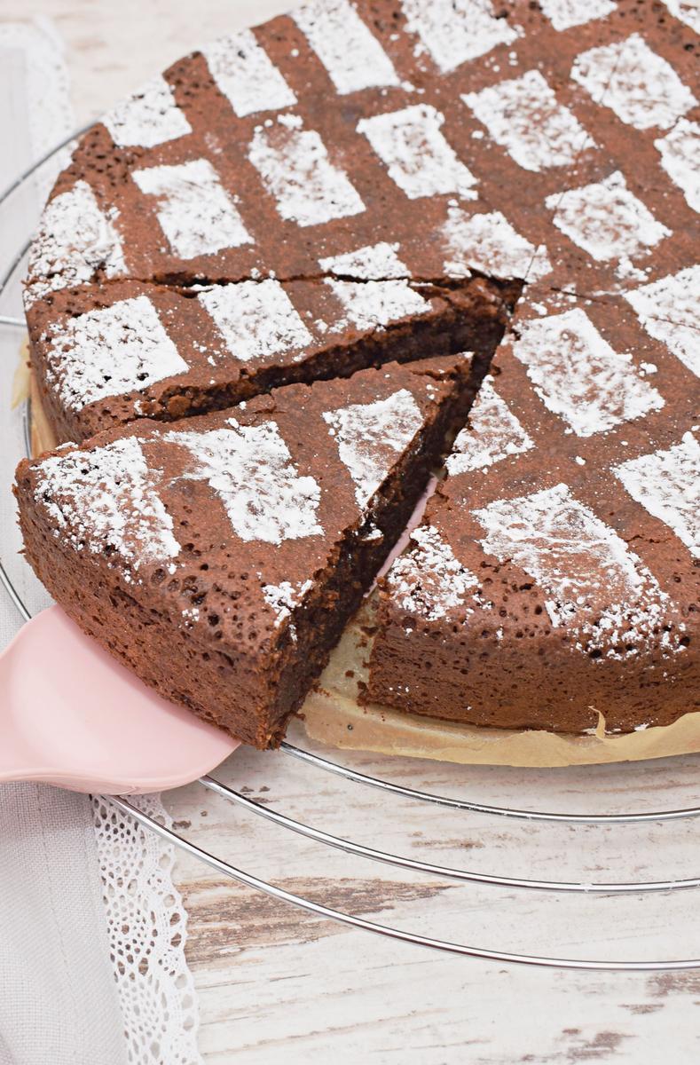 Rezeptbild: Saftiger Schokoladenkuchen mit Mandeln