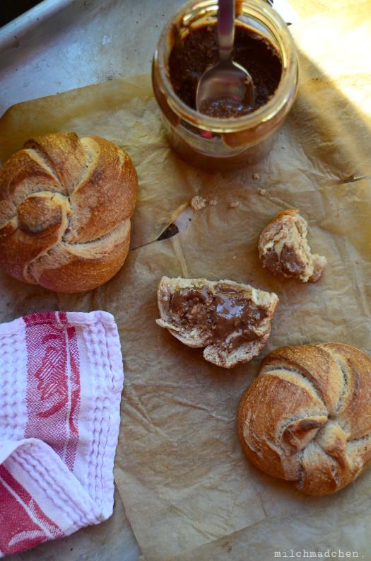 Rezeptbild: Kaiserbrötchen und streichzarte Schokocreme