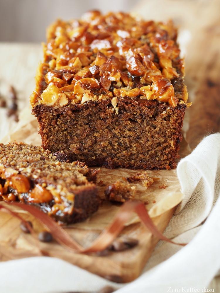 Rezeptbild: Saftiger Espresso-Kuchen mit Macadamia-Karamell