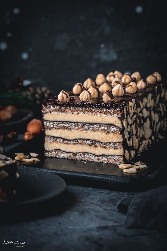 Rezeptbild: Haselnuss-Dacquoise mit Lebkuchen-Ganache