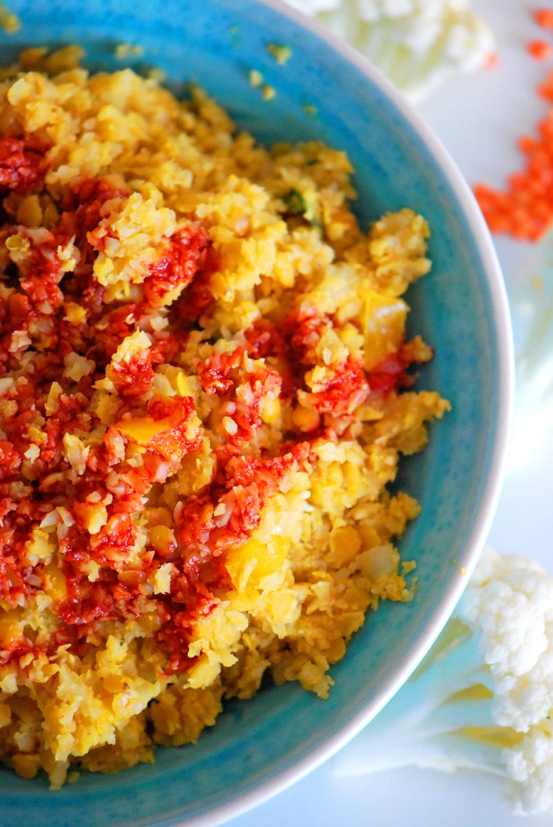 Rezeptbild: Würziger Blumenkohl-"Reis" mit Linsen 