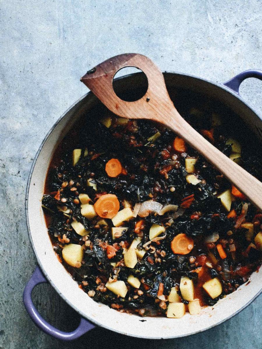 Rezeptbild: WÄRMENDER HERZHAFTER PALMKOHL-EINTOPF