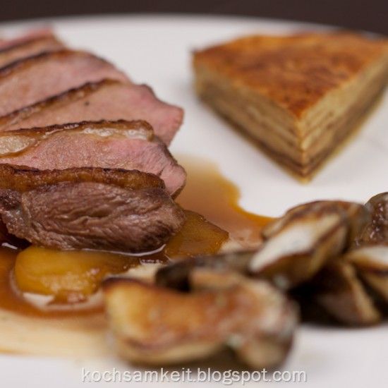 Rezeptbild: Ente mit karamellisierten Apfel und Kartoffelbaumkuchen