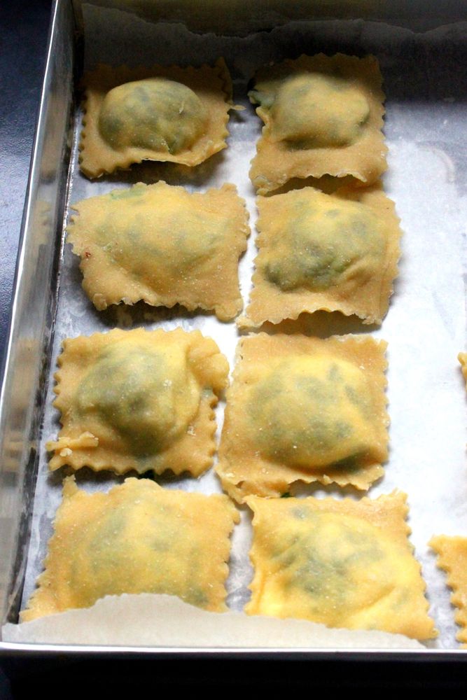 Rezeptbild: Selbstgemachte Ravioli mit Ricotta und Spinat Fuellung